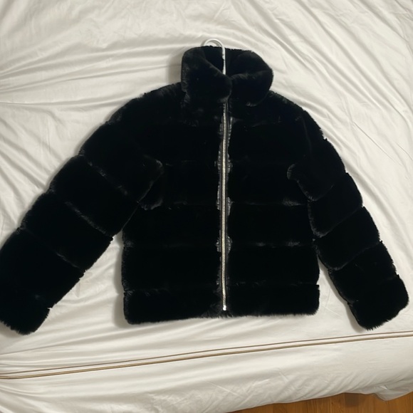 GUESS Black FauxFur Coat, Brand new - Picture 6 of 6
